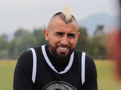 El tremendo gesto de Arturo Vidal con un grupo de niños que sacó aplausos en redes sociales