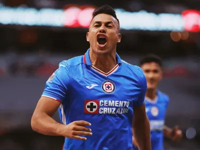 [VIDEO]: Iván Morales sorprende con su desconocido talento fuera de la cancha