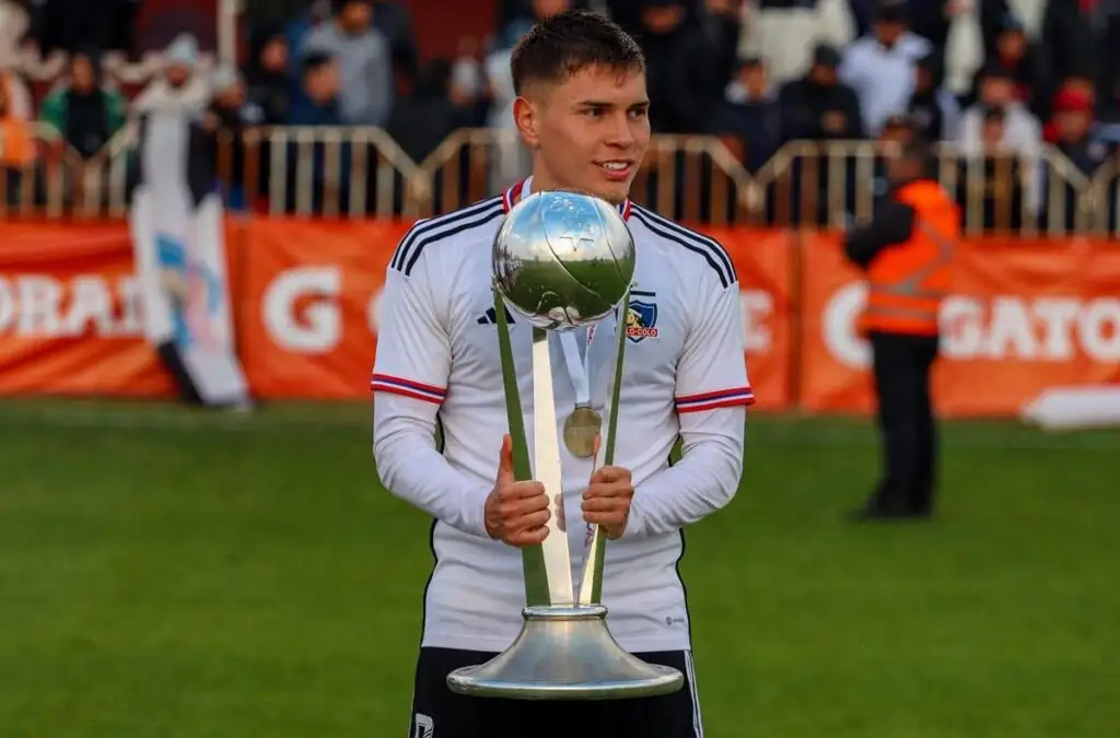 Lucas Soto es uno de los jugadores de Colo-Colo que podrían verse afectados con el fichaje de Arturo Vidal.