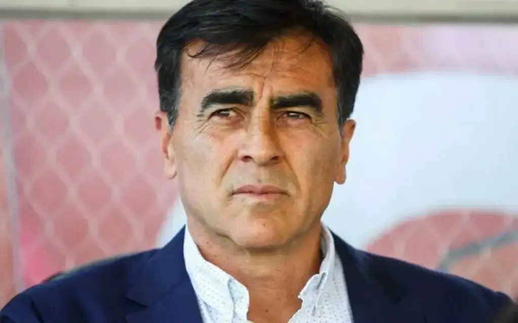 Gustavo Quinteros ha sido muy cuestionado por el desempeño de Colo-Colo el 2023.