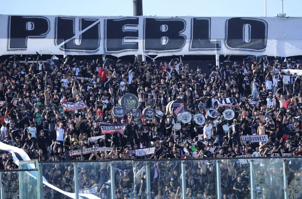 Según Juan Cristóbal Guarello, las críticas a Esteban Pavez sería un complot por parte de los hinchas de Colo-Colo.