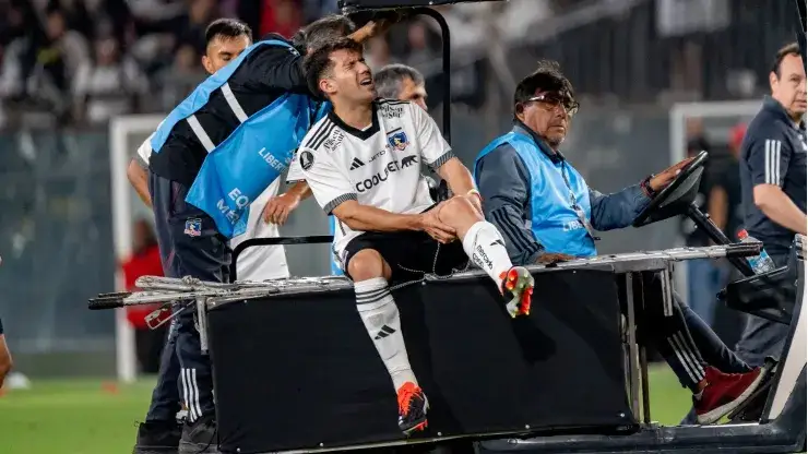César Fuentes salió lesionado en el último partido de Colo-Colo.