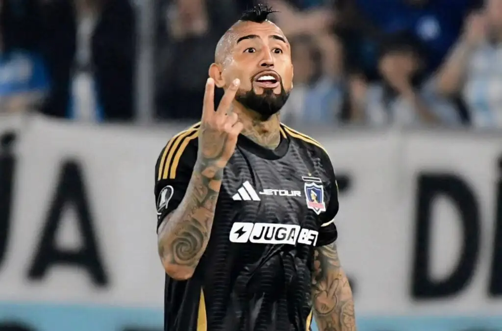 Arturo Vidal fue expulsado frente a Racing Club.