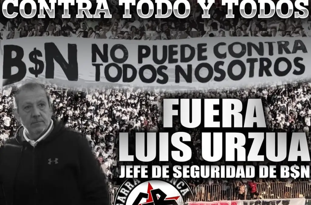 En la Garra Blanca llevan años pidiendo la destitución de Luis Urzúa.
