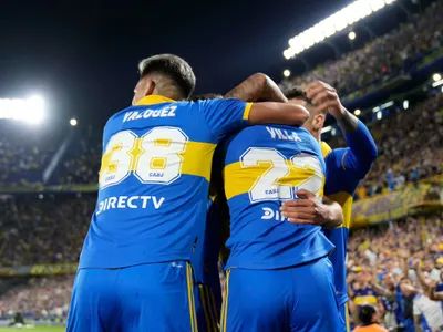 Boca Juniors logra un importante triunfo ante Racing de Avellaneda y llega encendido al partido con Colo-Colo