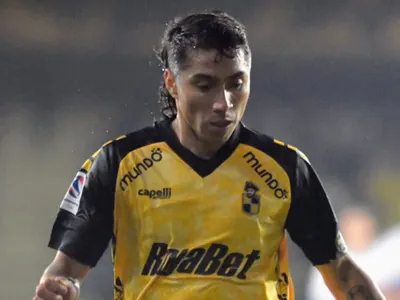 ¿Se ilusiona Colo-Colo? Desde Everton rompieron el silencio y negaron acuerdo por Luciano Cabral