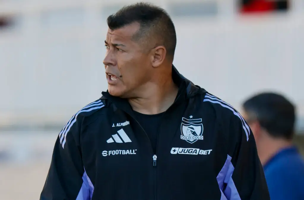 Jorge Almirón saldría de Colo-Colo en caso de caer ante Racing Club.