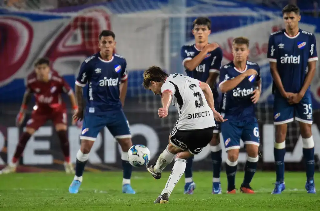 Leonardo Gil fue pieza clave de Colo-Colo.