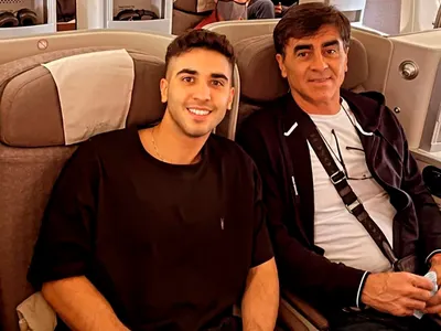 Como un hincha más: Gustavo Quinteros revoluciona el Mundial de Qatar 2022 con la camiseta de Argentina