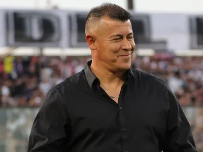 ¿Nuevo desacato? Advierten a Colo-Colo por la polémica conferencia de Jorge Almirón