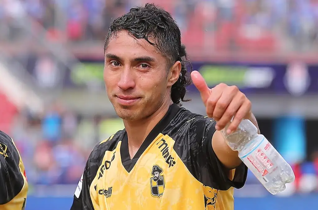 Esteban Paredes quiere ver a Luciano Cabral en Colo-Colo.