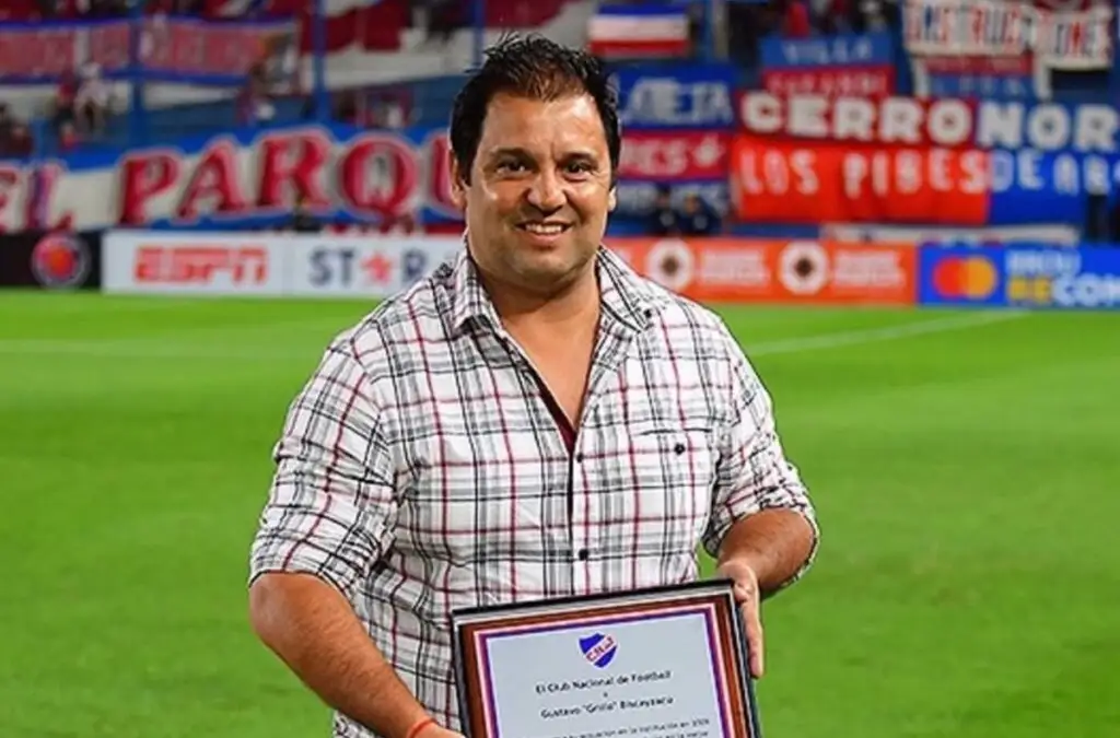 El otrora goleador albo ya 10 años fuera de la actividad.