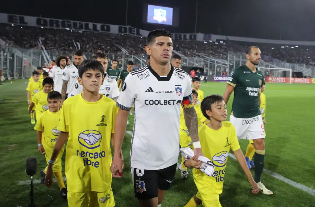 Esteban Pavez superó los 300 partidos como jugador de Colo-Colo