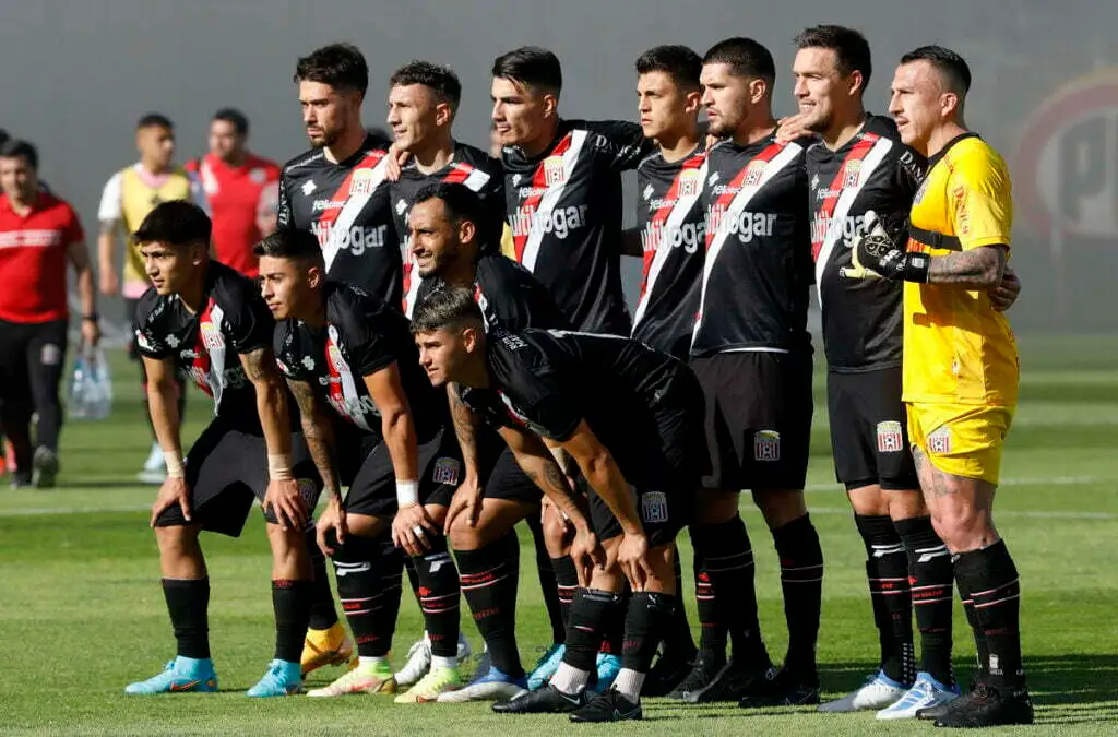 Curicó Unido jugará ante Cerro Porteño en el Estadio Monumental.