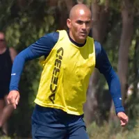El golazo de Humberto Suazo que puso nostálgicos a los hinchas de Colo-Colo y La Roja