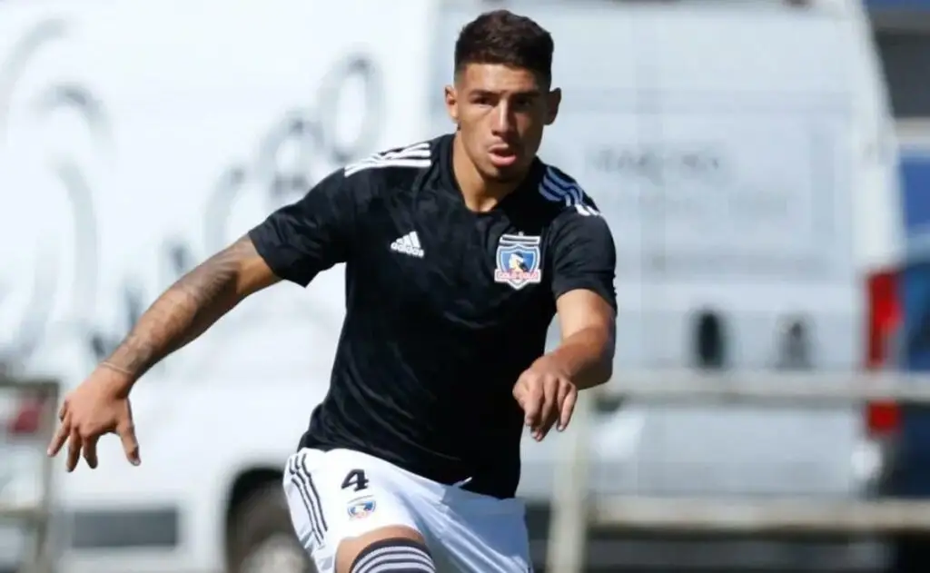 Alan Saldivia aún no debuta con el primer equipo de Colo-Colo.
