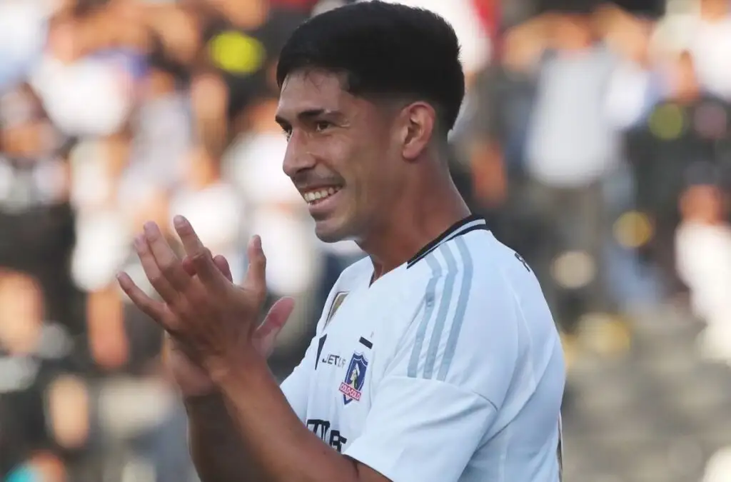 El agente de Salomón Rodríguez definió el futuro del delantero.