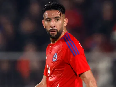 ¿Llegará a Colo-Colo? Independiente sorprende con clara señal sobre el futuro de Mauricio Isla