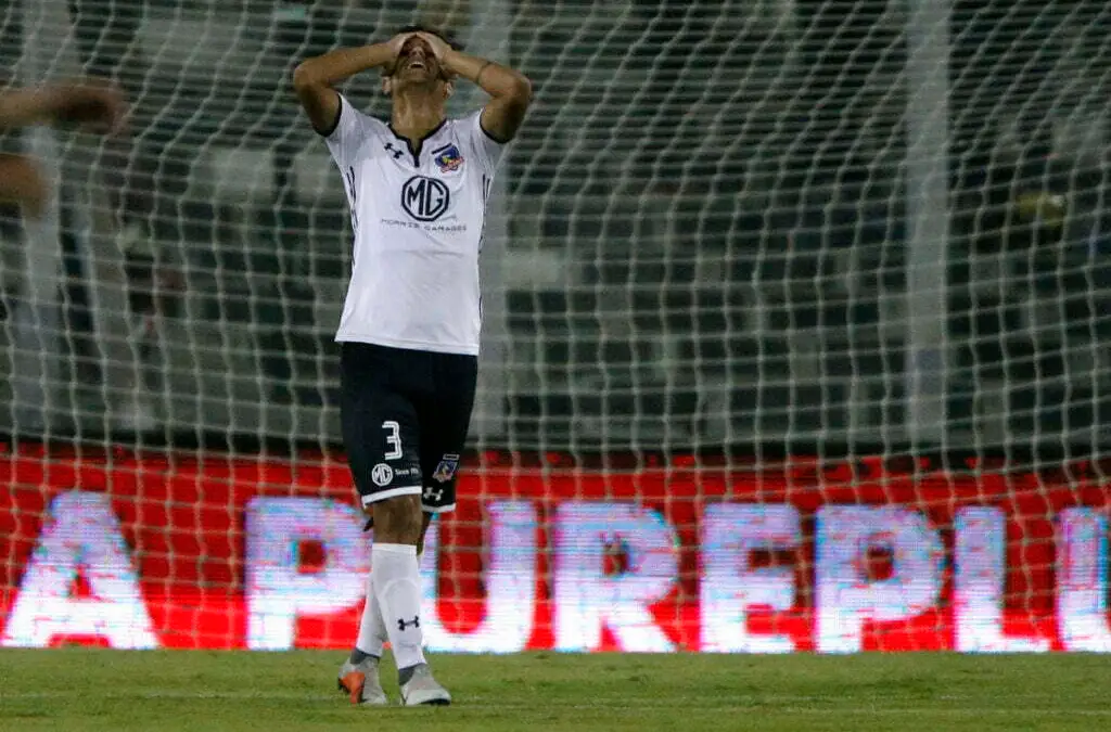 Williams Alarcón no tuvo un buen paso por Colo-Colo.