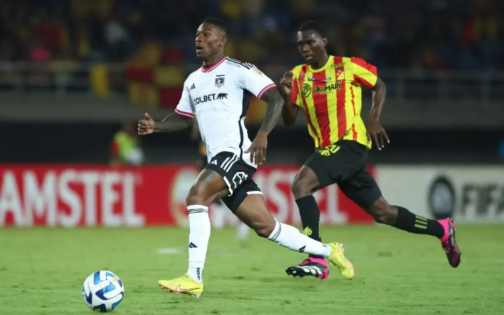 Fabián Castillo no ha podido rendir en Colo Colo