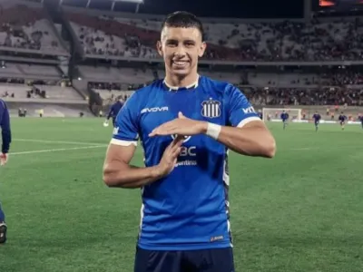 Impacto total: Figura del fútbol argentino muy cerca de nacionalizarse chileno para ser alternativa en La Roja