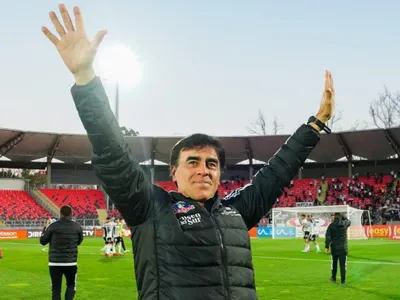 Totalmente agradecido: Gustavo Quinteros no ocultó su felicidad ante la gran noticia de la jornada