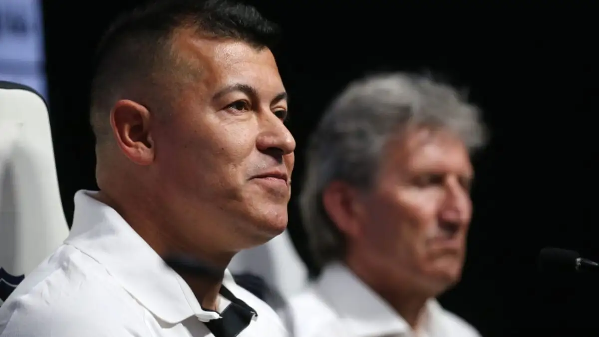 Jorge Almirón confirmó acuerdo para fichar a mediocampista.
