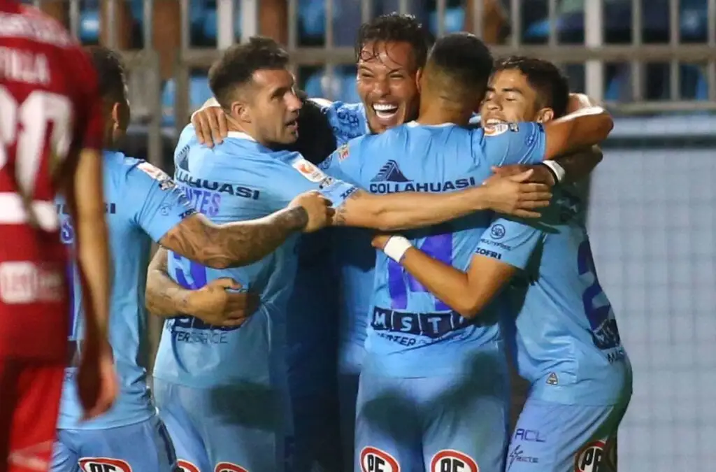 Deportes Iquique recibirá a Colo-Colo este jueves.