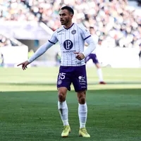 [VIDEO] Gabriel Suazo deleita a los fanáticos del Toulouse con increíble jugada desde su propia área