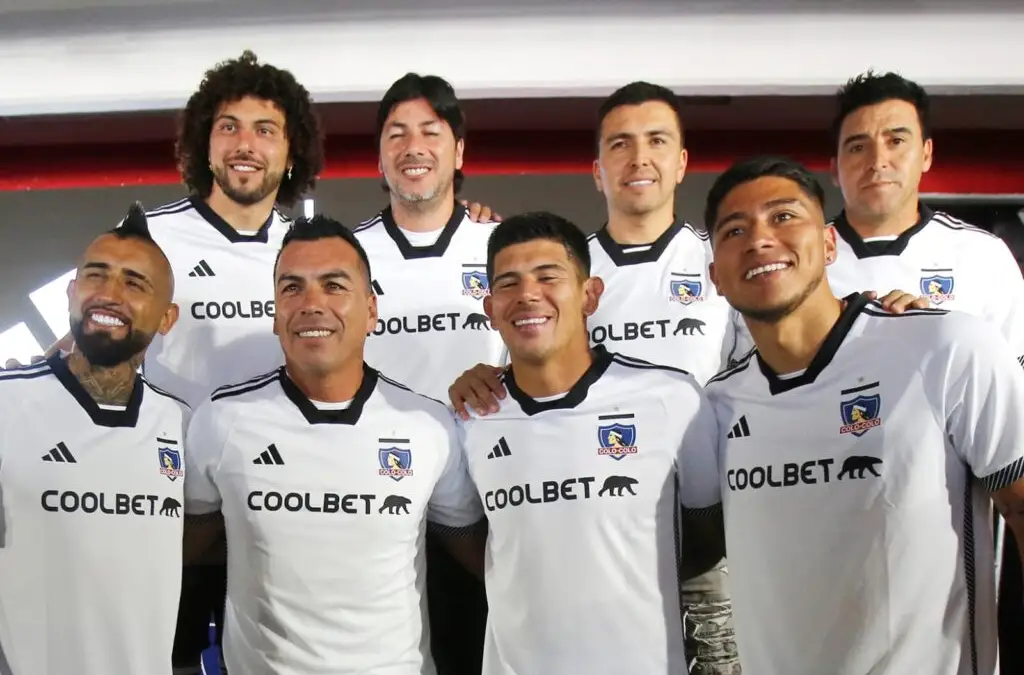 Filtran la camiseta de Colo-Colo para la tempórada 2025.