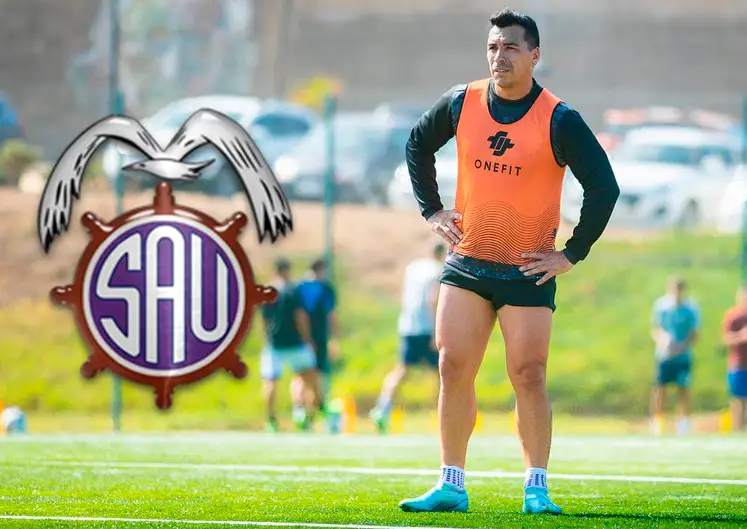 Esteban Paredes volverá al fútbol en San Antonio Unido.