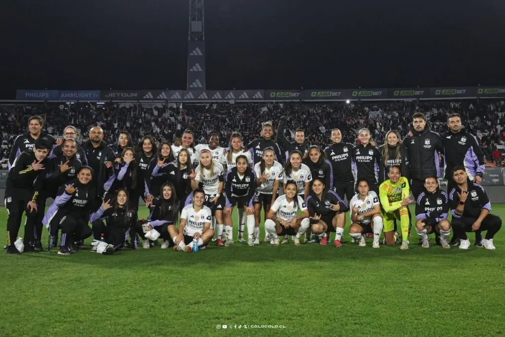 Colo-Colo Femenino tras ganar el Superclásico ante la U.