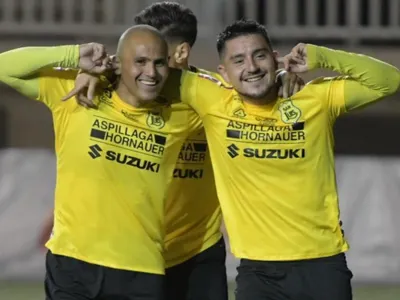 [VIDEO] Humberto Suazo marcó un doblete con San Luis para ilusionarse con el ascenso a Primera División