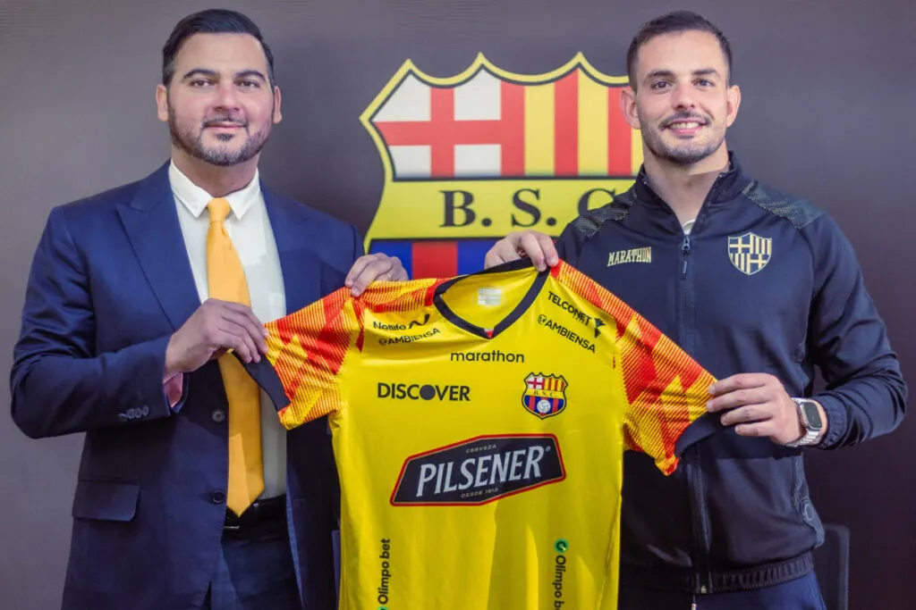 Octavio Rivero en su presentación como refuerzo de Barcelona SC.