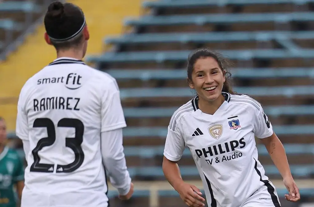 Anaís Álvarez marcó un triplete frente a Santiago Wanderers.