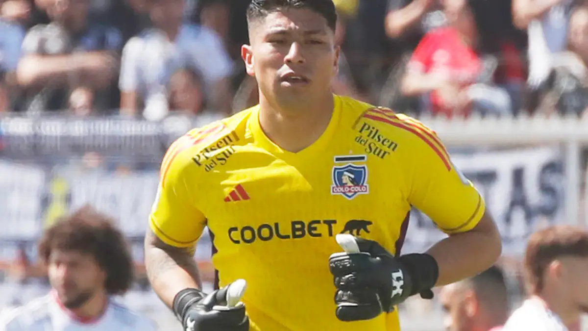 Brayan Cortés muy cerca de salir de Colo-Colo tras 6 años en el club.