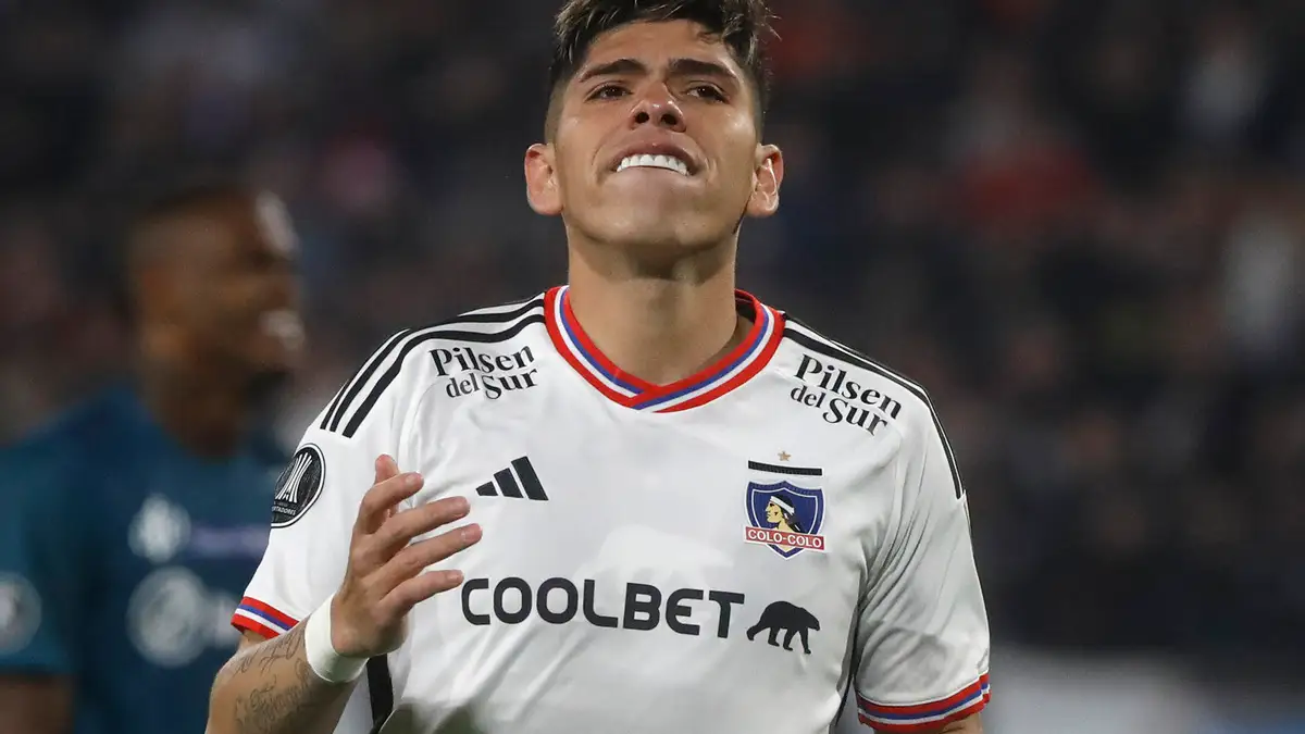 Carlos Palacios es duda en Colo-Colo ante Ñublense