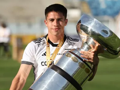 ¿Últimos días en Colo-Colo? Revelan que club del fútbol chileno presentó una oferta formal por Matías Moya