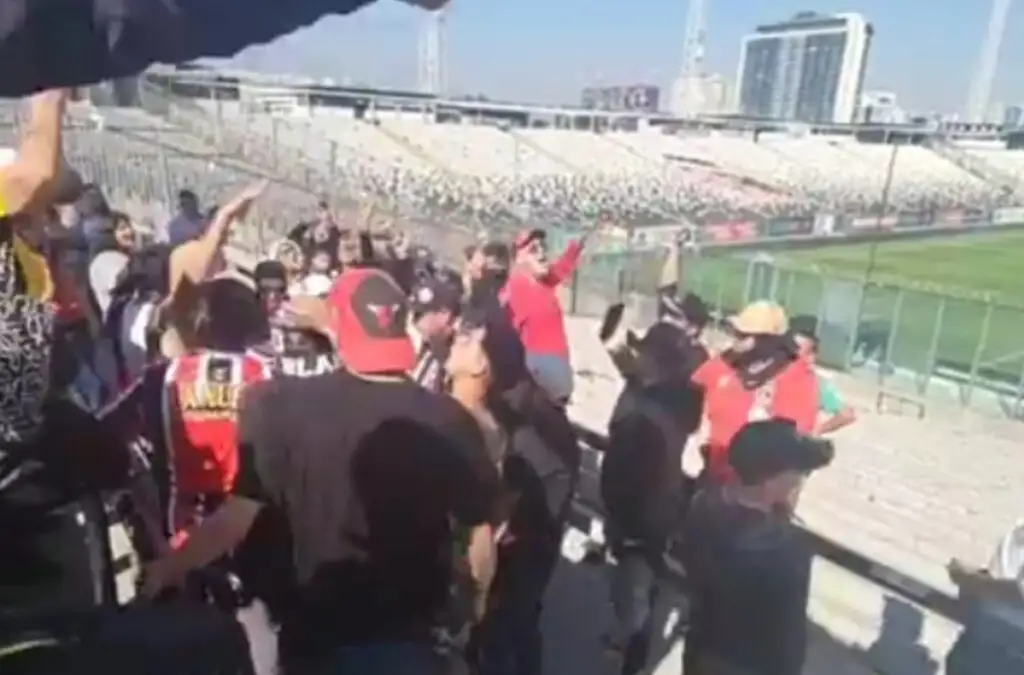 Un cortejo fúnebre ingresó el lunes 24 de abril al Estadio Monumental.