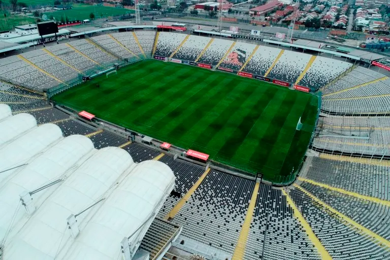 El plan de Edmundo Valladares para Colo Colo: fin a la rotación de DT, más  recursos para el fútbol joven, renegociación de la deuda fiscal y algunas  mejoras en el estadio Monumental |