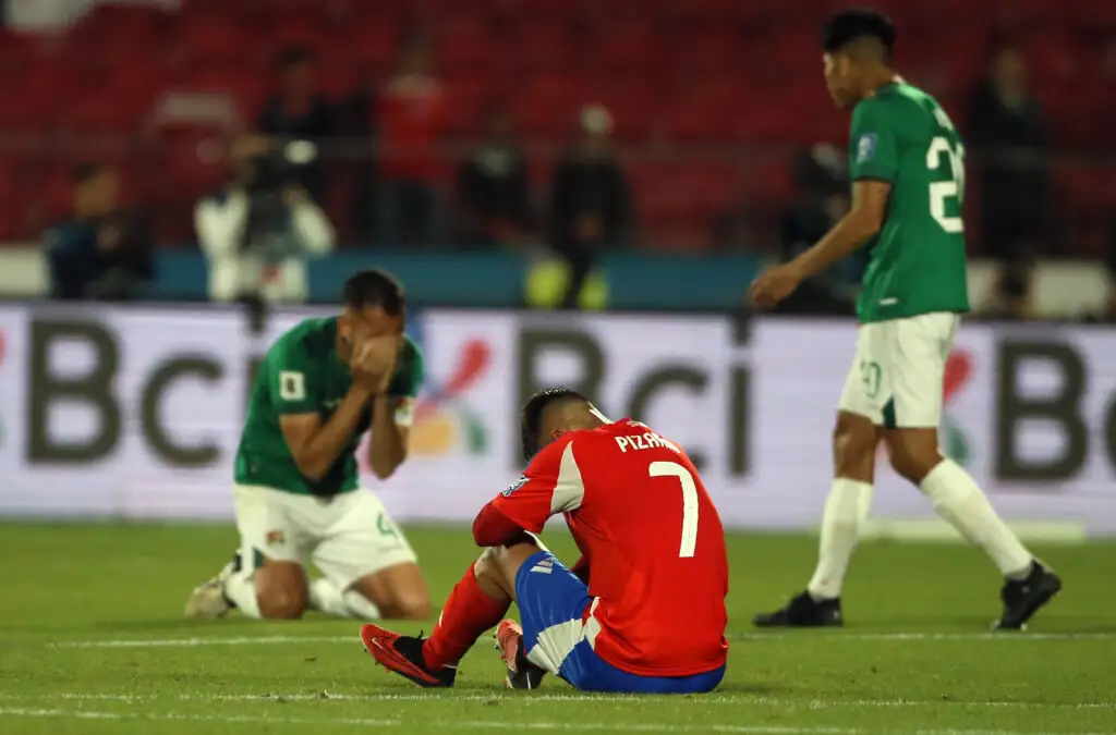 Vicente Pizarro corre el riesgo de haber sufrido una fractura mandibular.