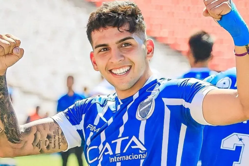 Hernán López celebrando un gol con la camiseta de Vasco da Gama.