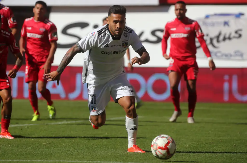 Colo-Colo recibe a Ñublense este jueves.