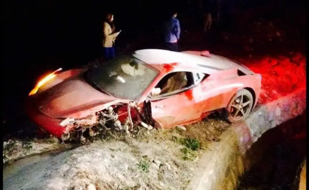 Arturo Vidal protagonizó un accidente automovilístico en 2015 bajo las influencias del alcohol.