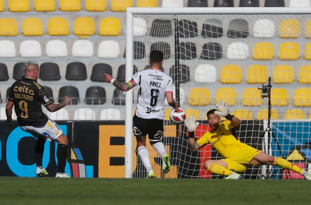 Brayan Cortés recibió dos goles ante Coquimbo Unido.