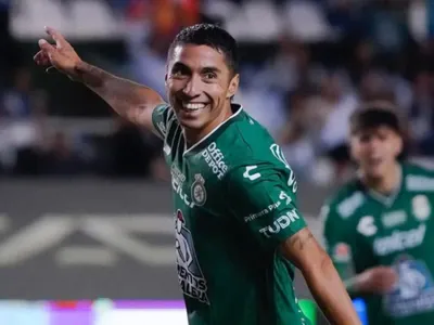 Desde México revelan la chance que tendría Colo-Colo de fichar a Luciano Cabral