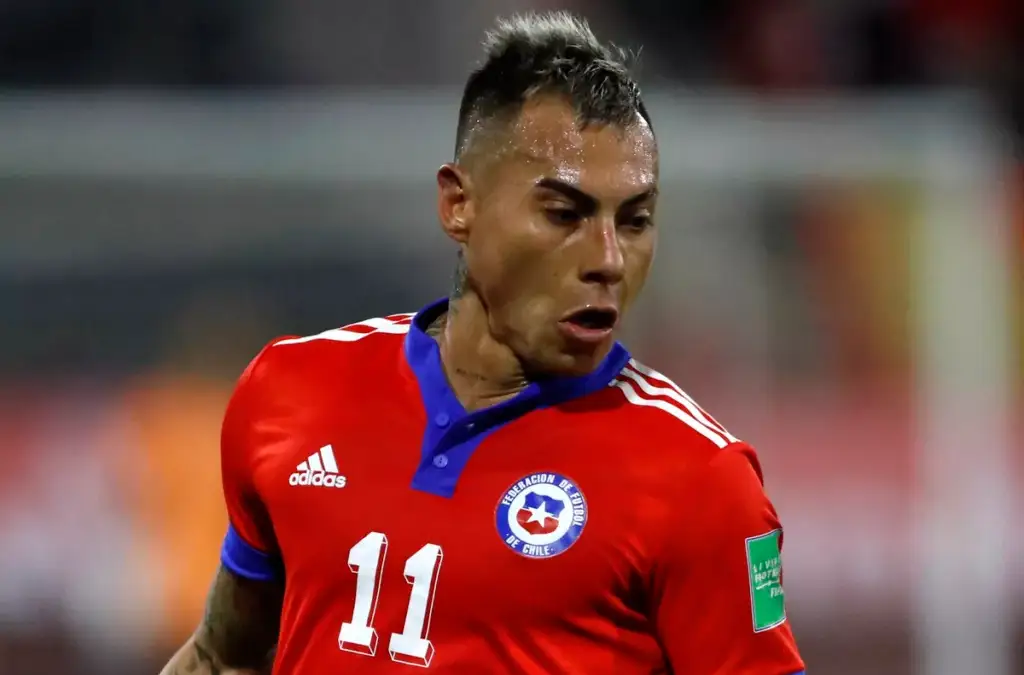 Eduardo Vargas sería titular en el estreno de Ricardo Gareca en La Roja.