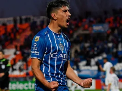 «Tiene obligación de venta»: Desde Argentina aseguran que Colo-Colo avanzará por Salomón Rodríguez