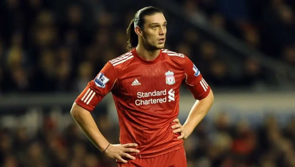 Andy Carroll defendiendo los colores del Liverpool de Inglaterra