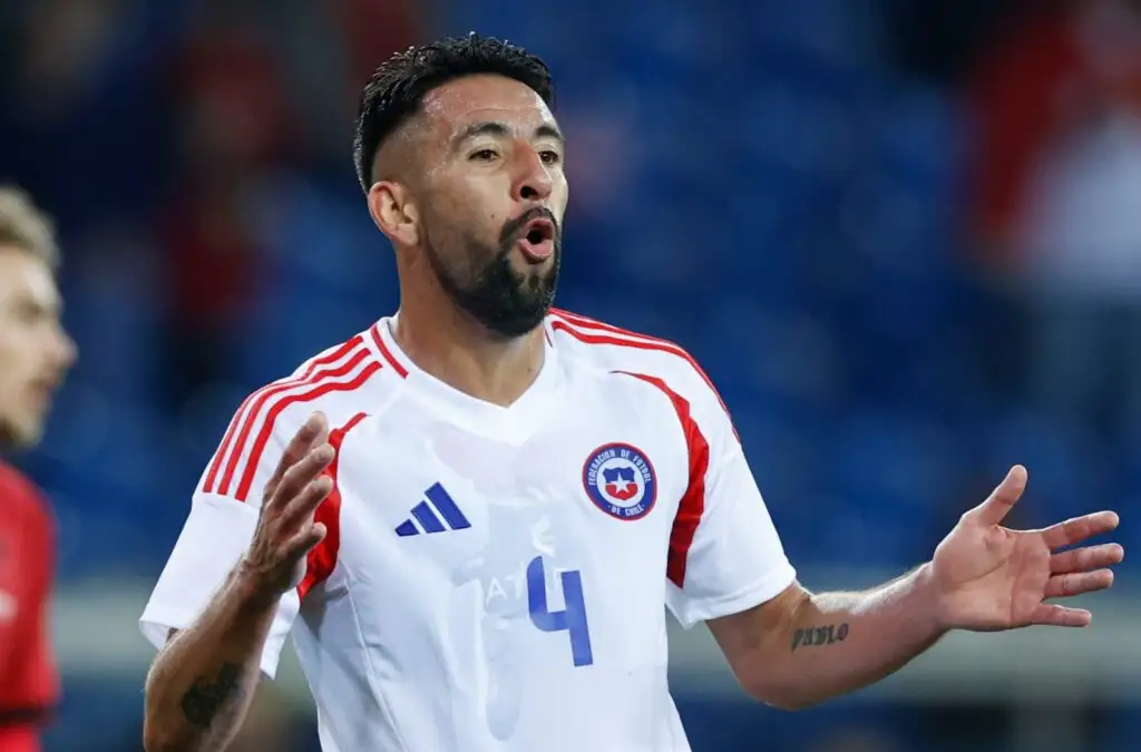 Mauricio Isla es uno de los nombre que suena en Colo-Colo.